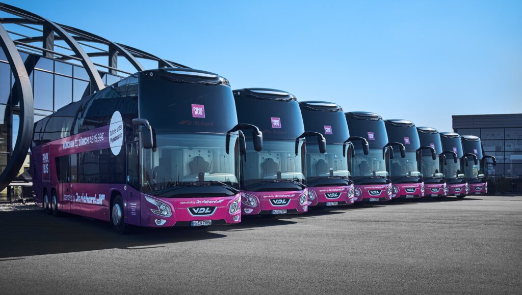 Pinkbus startet Strecke München Zürich | Dr. Richard