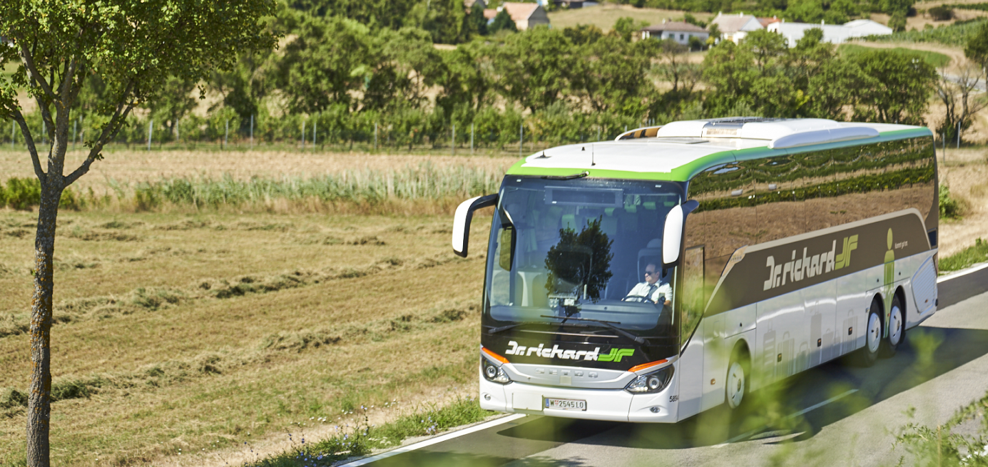 Bus mieten in Österreich - ein Bus von Dr. Richard