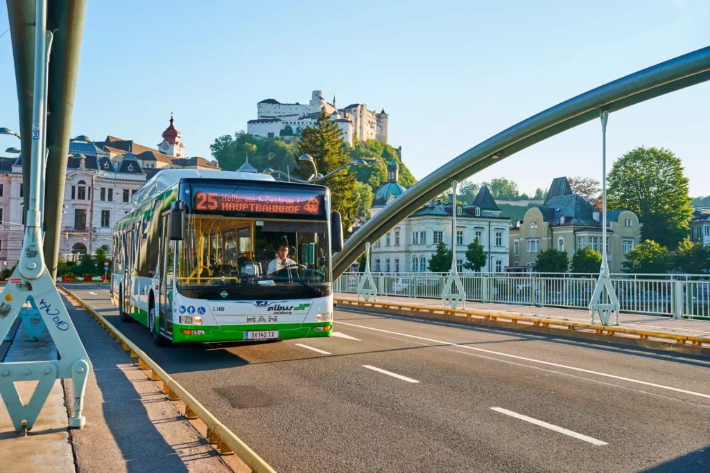 4 Linienbus Nonntaler Hauptbruecke c Albus Salzburg M. Scheer