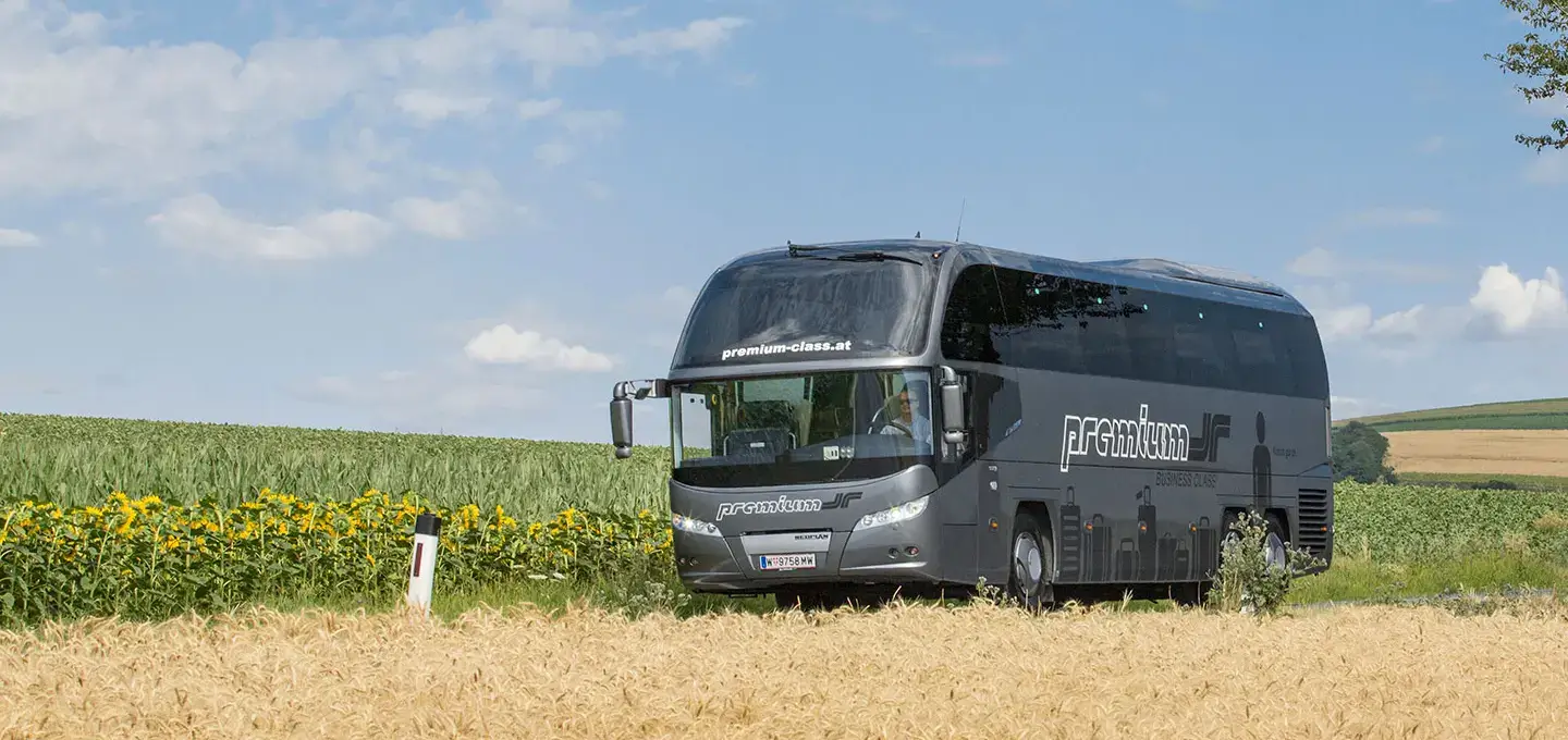 Unsere Busse der Premium Class - luxuriös reisen mit Dr. Richard