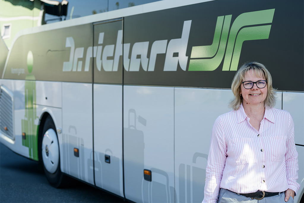 Kontakt Bus mieten 14