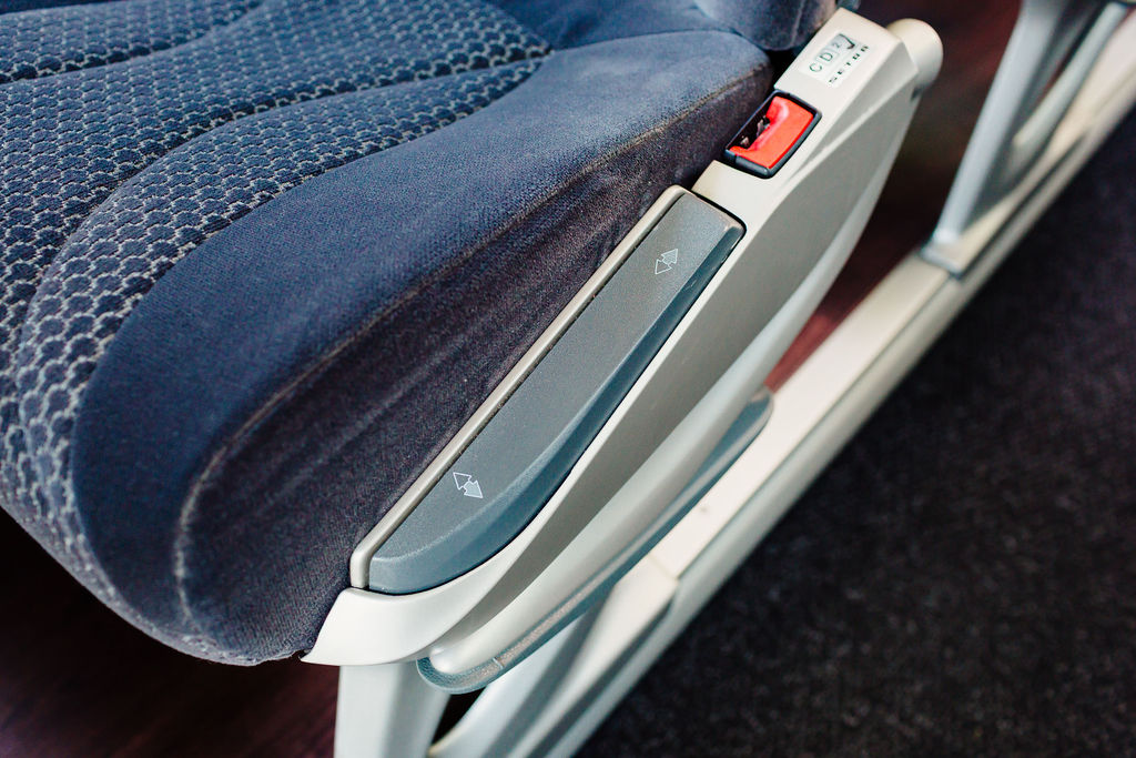 Rent a bus 11 Reisebus innen 50 Sitzer c Dr. Richard Bernhard Luck 30 1