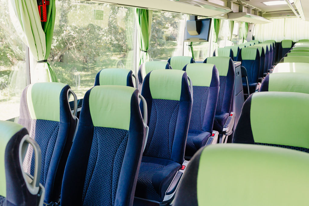 Bus fleet 17 Reisebus innen 50 Sitzer c Dr. Richard Bernhard Luck 31 3