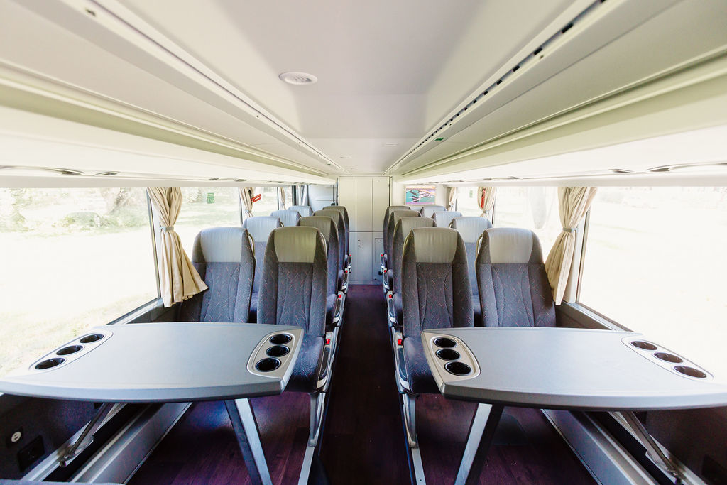 Rent a bus 14 Reisebus innen Stockbus c Dr. Richard Bernhard Luck 1 1