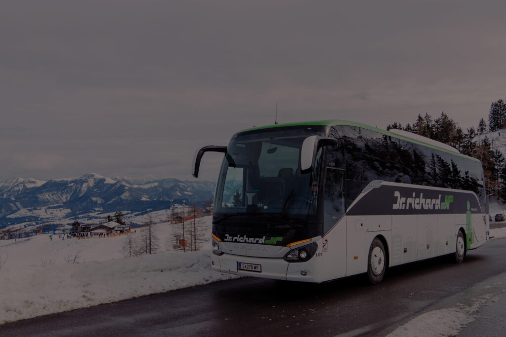Ski 1 Reisebus im Schnee cDr. Richard Scheinast.com 7 BlackC fuer skibus richard