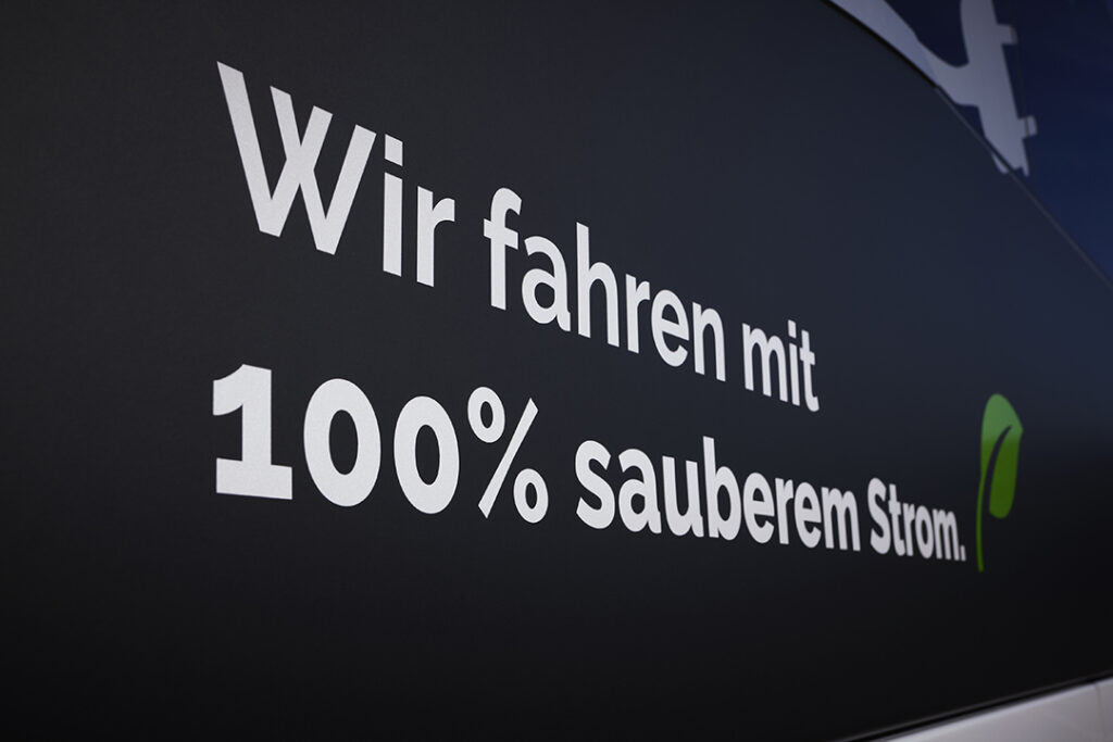 electric coach 38 E Reisebus Detailaufnahme komprimiert c Dr. Richard Gruppe APA Fotoservice Ben Leitner