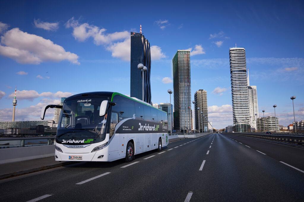 electric coach 16 E Reisebus 11 c Dr. Richard APA Fotoservice Ben Leitner web