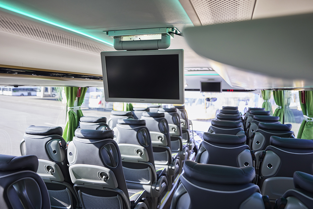 electric coach 32 E Reisebus Innen 16 komprimiert c Dr. Richard APA Fotoservice Ben Leitner