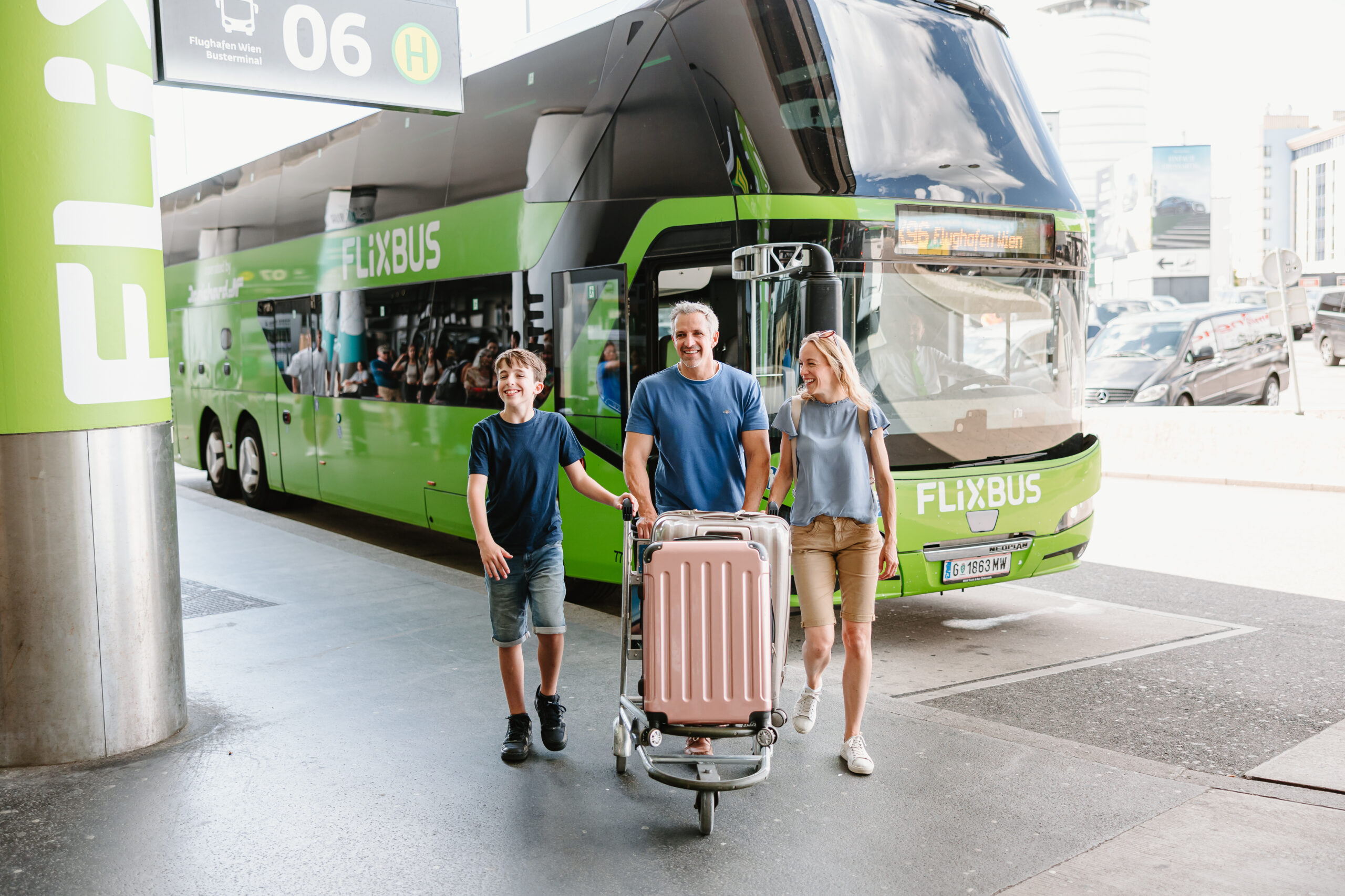 Flixbus X96 Flughafen c Dr. Richard Bernhard Luck 4 scaled