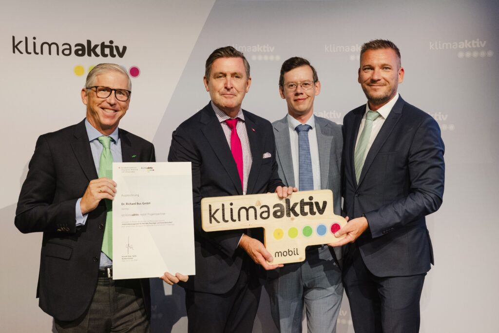 klimaaktiv Auszeichnung _(c) Luiza Puiu_Dr. Richard Gruppe klimaaktiv Auszeichnung c Luiza Puiu Dr. Richard Gruppe