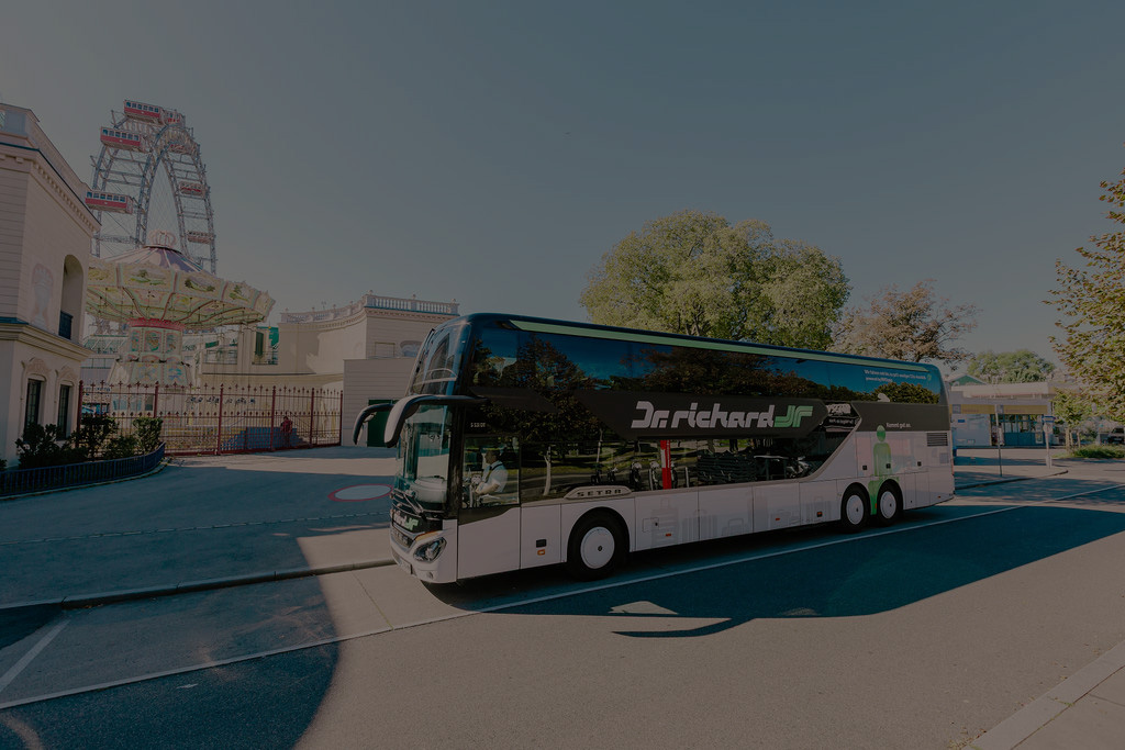 76 – 84 Sitzer 1 Stockbus web c Dr. Richard Bernhard Luck 20 BlackC richard
