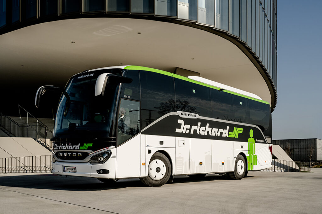 38 seater 2 38 seater 2 web c Dr. Richard Scheinast.com