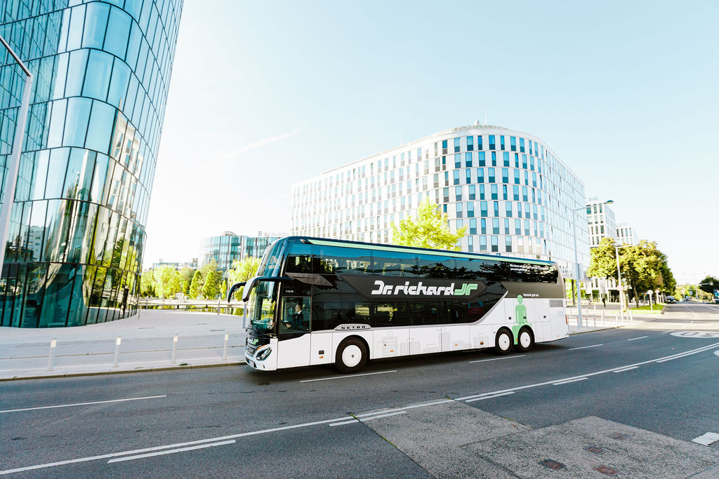 76 – 84 Sitzer 6 Stockbus web c Dr. Richard Bernhard Luck 11