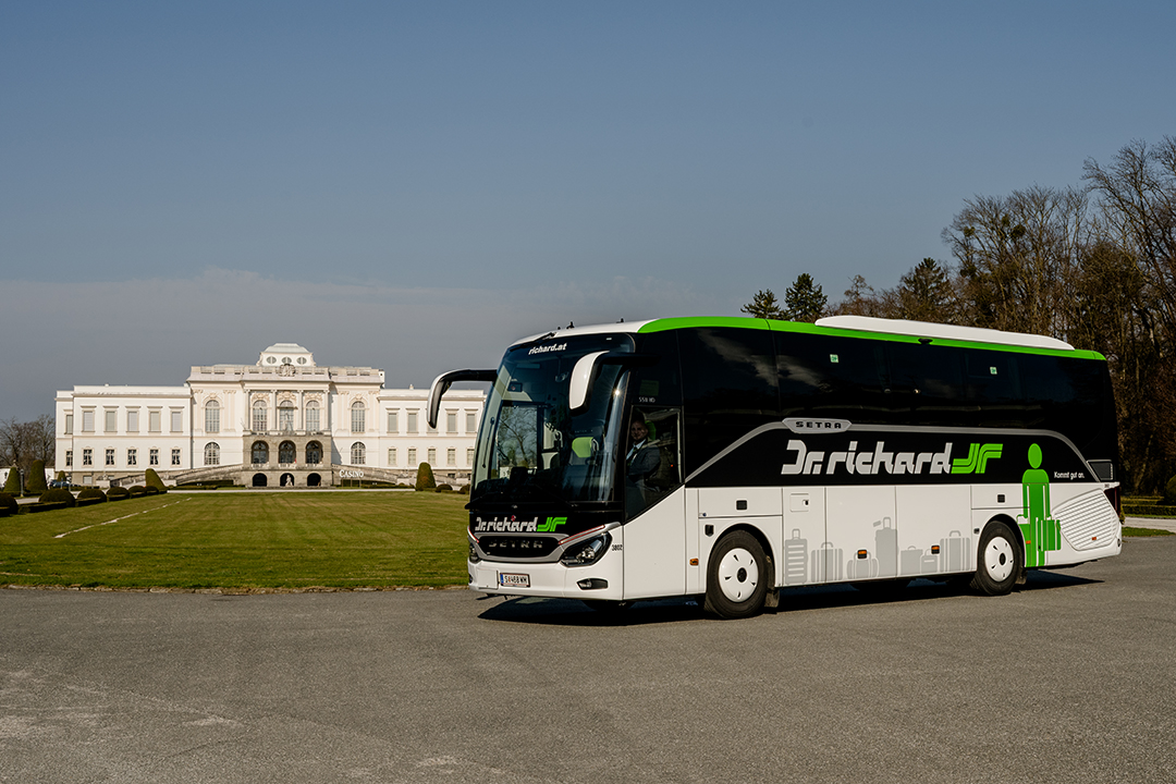 38 seater 1 38 seater 3 web c Dr. Richard Scheinast.com 7882