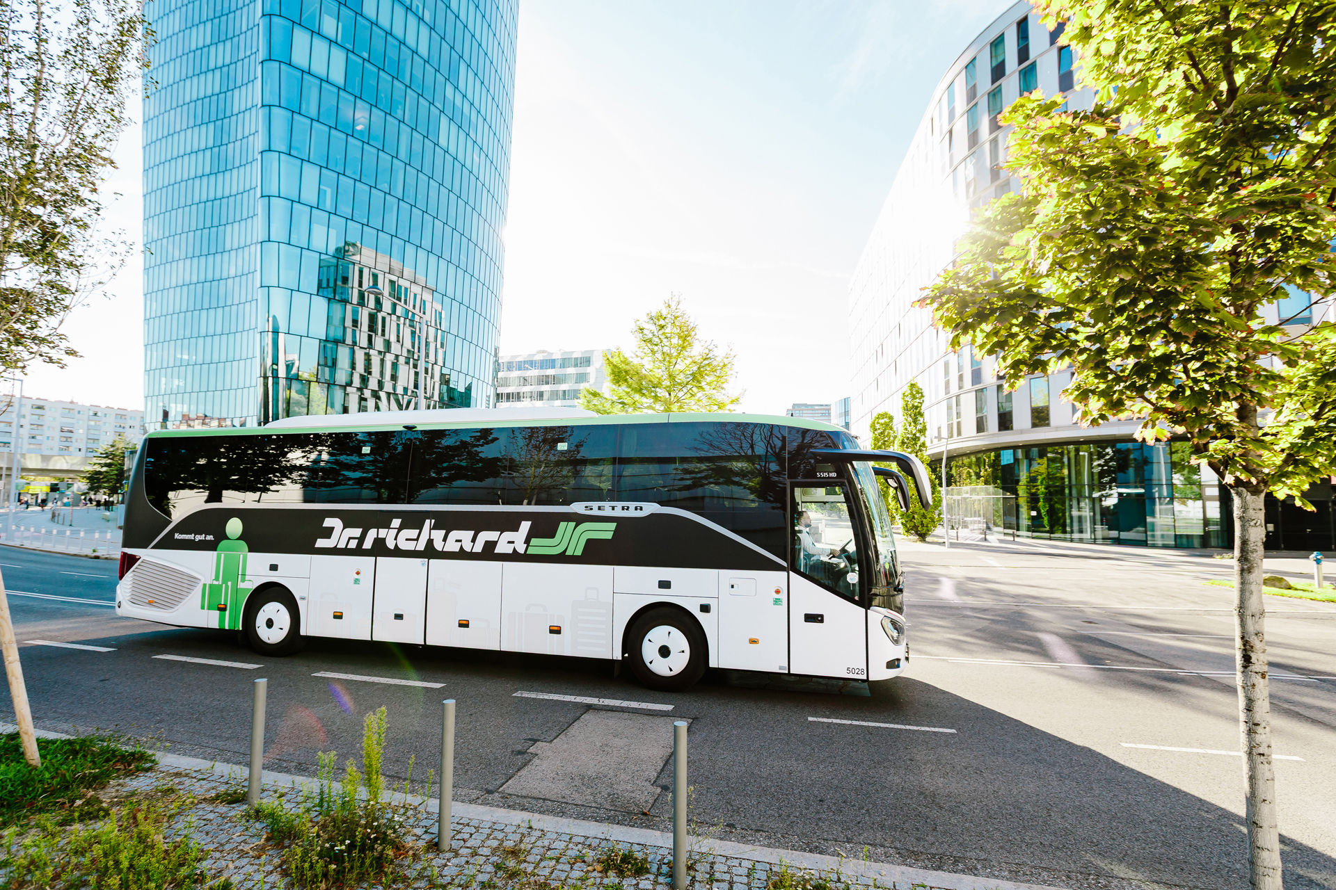 50 seater 7 50 seater_8_(c) Dr. Richard_Bernhard Luck